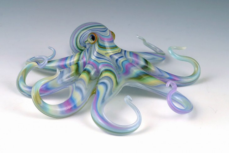 escultura vidrio soplado scott bisson pulpo arcoiris