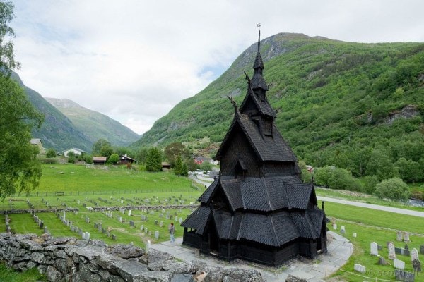 Borgund iglesia de madera en Noruega